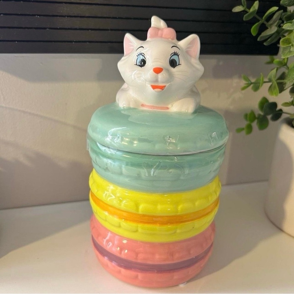 Disney Aristocats Marie Cat Macaroons Ceramic  Cookie Jar Canister New
